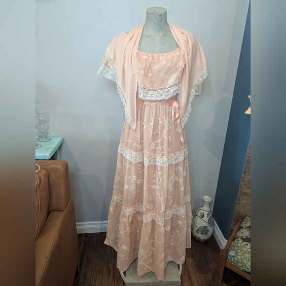 Vintage 1970s Peach & Ivory Prairie, Cottagecore, Maxi Dress & Shawl Sz 6 - Picture 7 of 17